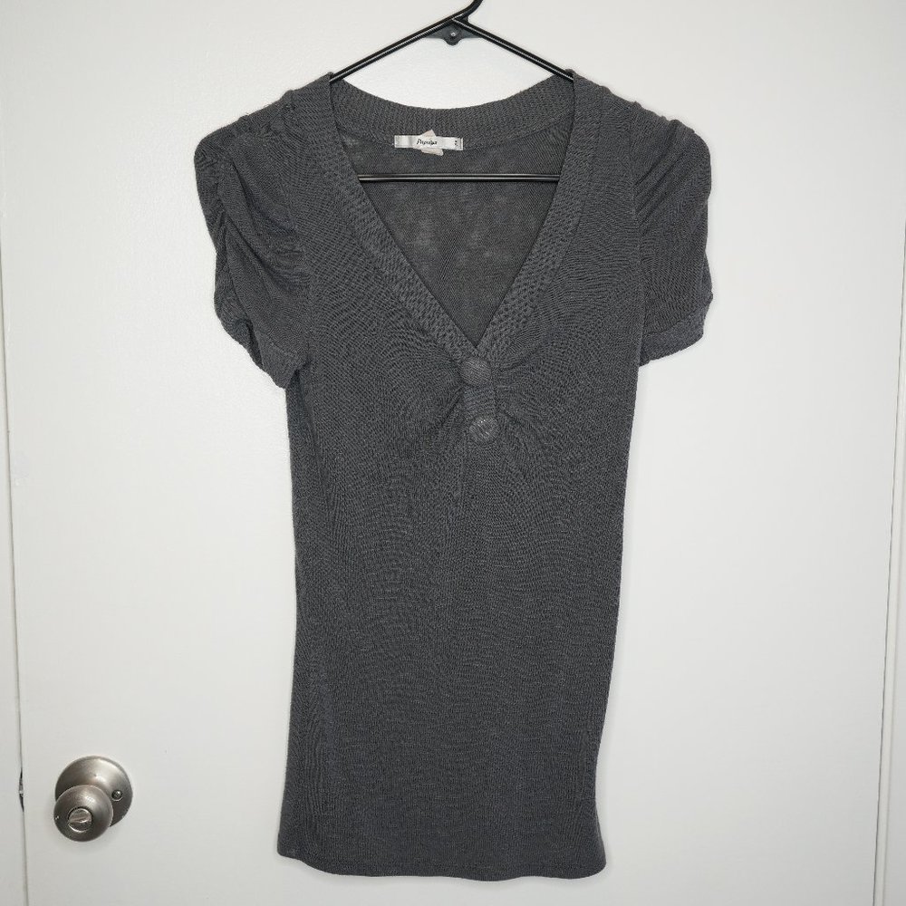 V-neck Gray Top with Scrunched Sleeves